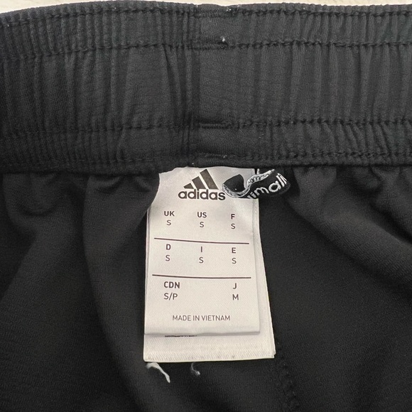 Adidas sport shorts - Picture 3 of 3